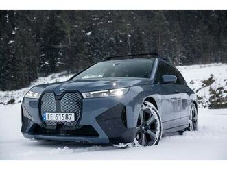 xdrive40 fully charged - exclusive pakke m. kick-sensor