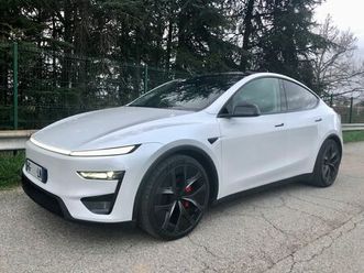 tesla model y performance awd new model juniper attelage 1ere main origine france