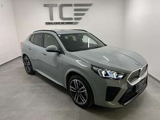 xdrive30 66,5kwh, m paket, iconic glow, hud,