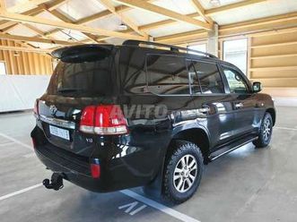 toyota landcruiser v8