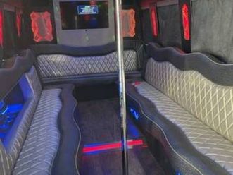 2010 ford e450 party bus limousine. stripper pole. premium sound