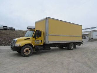 international box truck