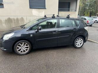 toyota corolla verso 7 places