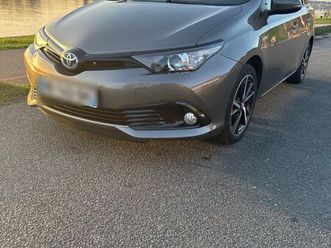 toyota auris sport touring