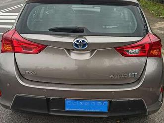 auris ii 2013 5p 1.8h active