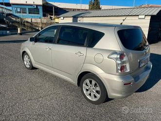 toyota corolla verso 2.2 d-4d 7 posti finanziabile