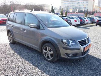 volkswagen touran 2,0 tdi,serv.kn.,cross,7 míst.
