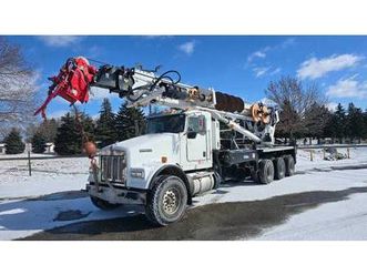 2017 kenworth w900b tri-a 29k mls & altec dt105 30 ton crane - digger