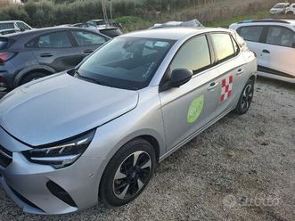 opel corsa e gs electric incidentata marciante