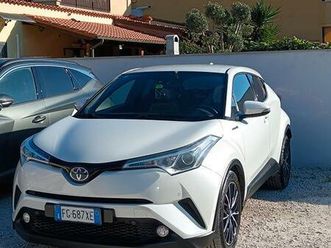 toyota c-hr hybrid lounge 1.8 122cv