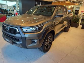 2,8 invincible double cab