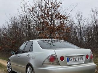 lexus is 200 6 cilindra