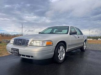 2008 ford crown victoria lx, locally owned, low miles