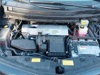 toyota prius + hibrid