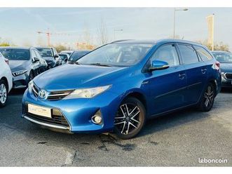 toyota auris touring sports 1.8 hybrid 136h skyview