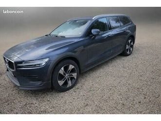 volvo v60 cross country – 2022 – awd diesel – 140 000 km – entretien 100% volvo