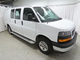 2023 gmc savana cargo 2500 low kms, back up camera