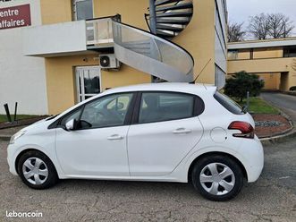 peugeot 208 1.6 hdi 75 active 2 places car play