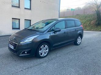 peugeot 5008 phase 2 hdi 120 vraie boite auto eat 6, attelage, toit panoramique, clim auto bi-zone, régulateur de vitesse, led de jour, radars avant et arriere,