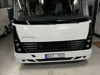 dethleffs advantage i6951 integrerad qveenbed 2,3 l 6 växl