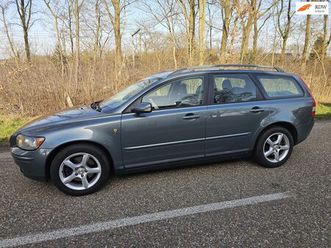 volvo v50 - 2.4i