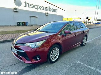 toyota avensis touring sports 1.8 multidrive s executive