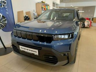 najnowsza wersja jeep compass altitude e-hybrid dct 145km piła