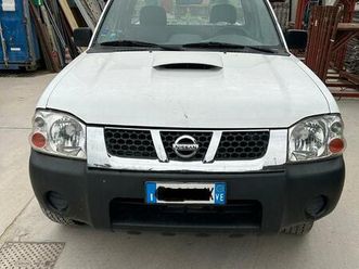 pick up nissan king cab 4x4