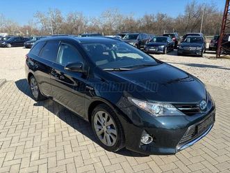 toyota auris touring sports 1.8 hsd executive (automata) garantált km.navi.tempomat.parkolóasszisztens
