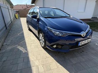toyota auris touring sports 1.8 hsd executive my17 (automata)