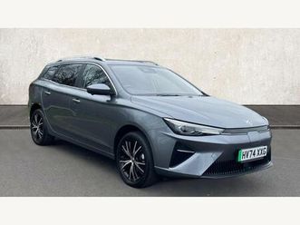 61.1kwh trophy long range auto 5dr