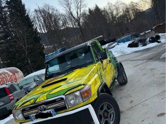 dépanneuse toyota land cruiser v8 4.5 d4d