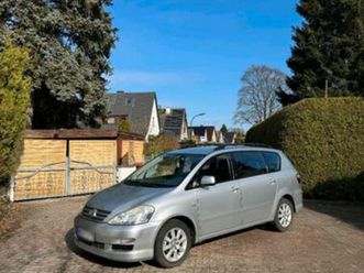 toyora avensis verso 7 sitzer