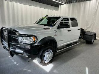 ** 2022 ram 5500 4x4 4dr crew cab chassis pickup **