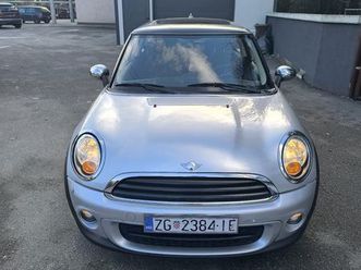 mini one 1.6 d, 2011 god.