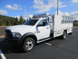 2016 ram 4500 stake bed truck with liftgate