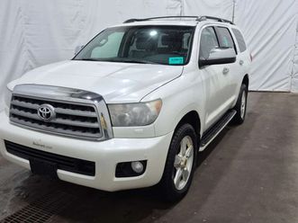 toyota sequoia * platinum * pano* keyless* подгрев*