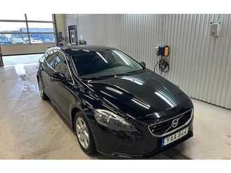 volvo v40 d3 momentum panoramaglastak