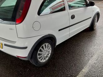 opel corsa 1.3 cdti essentia