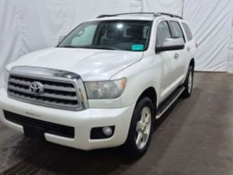 toyota sequoia * platinum * pano* keyless* подгрев*