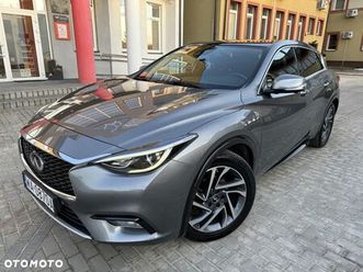 infiniti q30 1.6t premium tech 7dct
