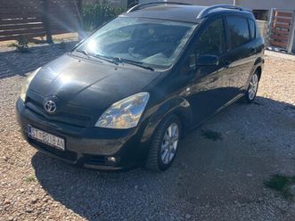 toyota corola verso 7 sjedala