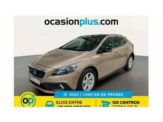 volvo v40 cross country d3 momentum aut.