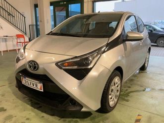 aygo aygo 5p 1.0 x-play 72cv km 21.000