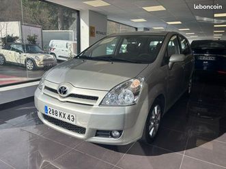 toyota corolla verso 2.2 d-4d 7 places