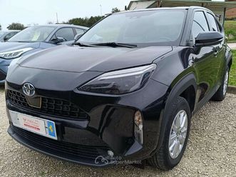 yaris cross 1.5h business fwd 116cv e-cvt
