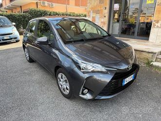 toyota yaris 1.0 72 cv 5 porte lounge