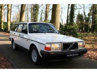 volvo 240 - @ gereserveerd @ 2.3 dl