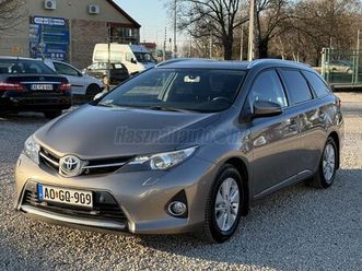 toyota auris touring sports 1.8 hsd lounge (automata) digitklíma! ülésfűtés!