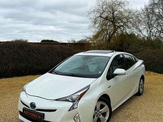 phev 1.8i vvt-i premium hybrid cvt full options